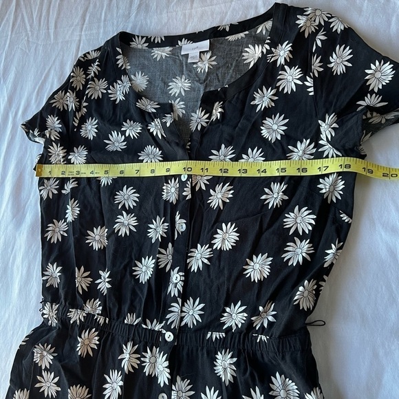 J Jill Black size S Dress Black with White Daisies Button Front Ruffle Pockets - Picture 5 of 9